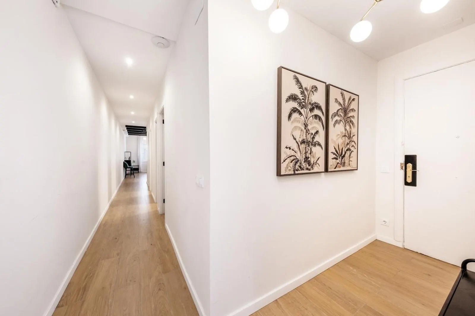 Bebarceloner Eixample Apartments - 4 Bedrooms