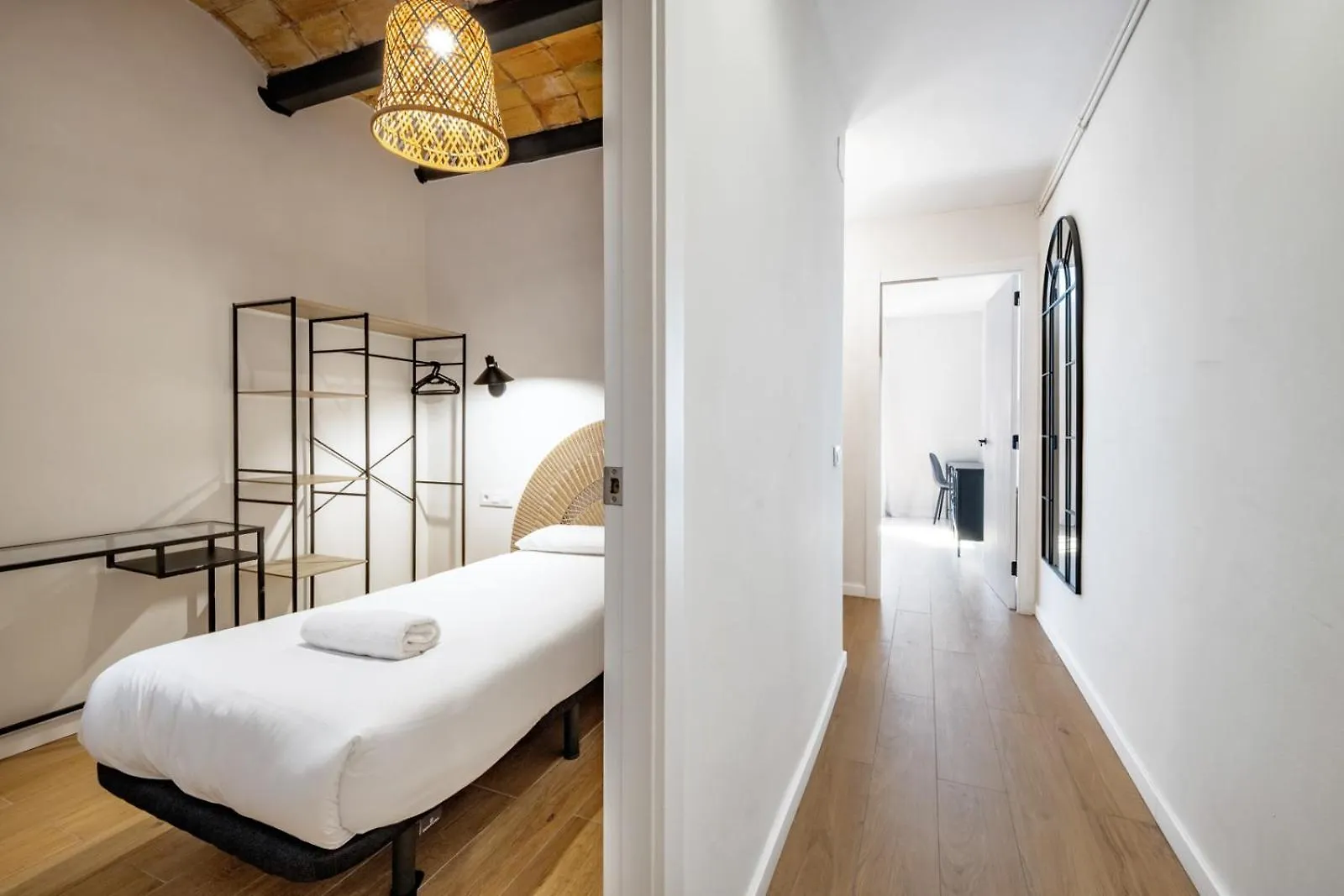 Bebarceloner Eixample Apartments - 4 Bedrooms