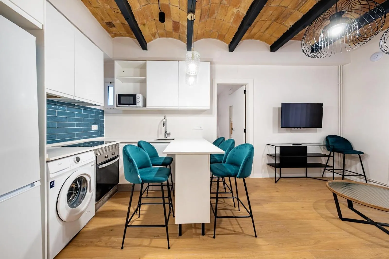 Bebarceloner Eixample Apartments - 4 Bedrooms