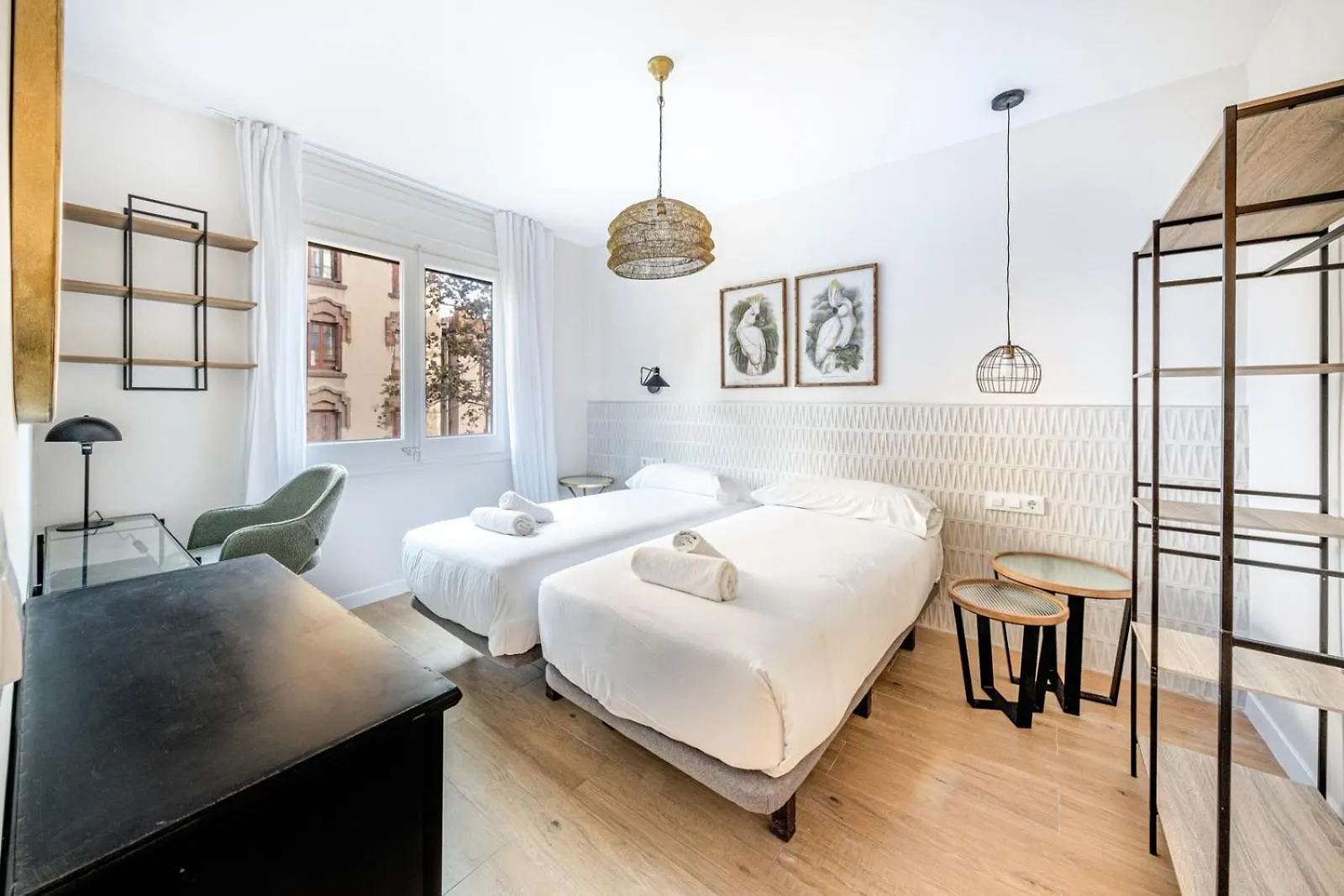 Bebarceloner Eixample Apartments - 4 Bedrooms