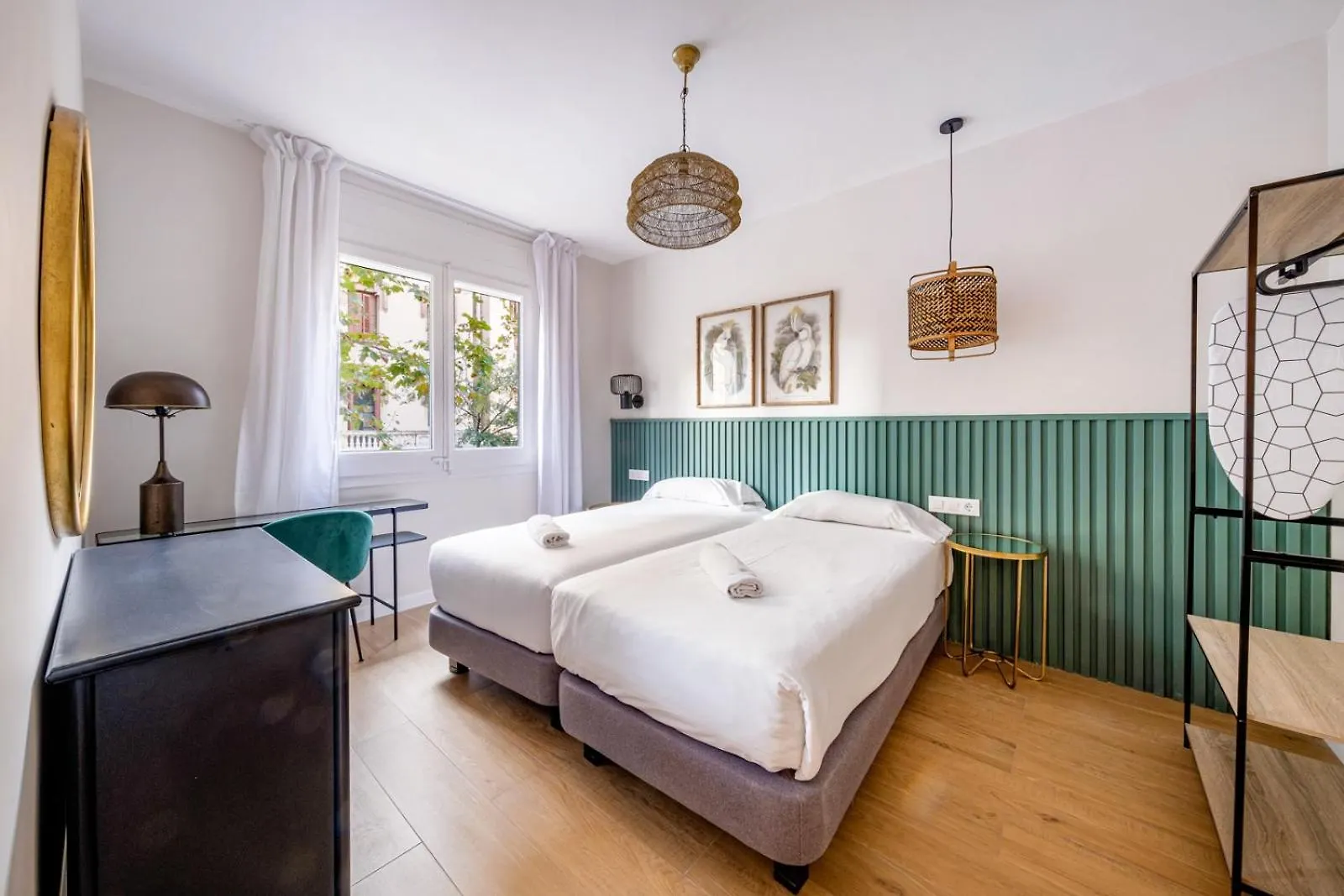 Bebarceloner Eixample Apartments - 4 Bedrooms  Barcelona