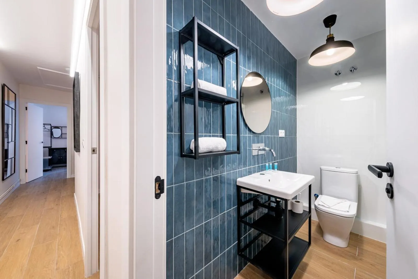 Bebarceloner Eixample Apartments - 4 Bedrooms Barcelona