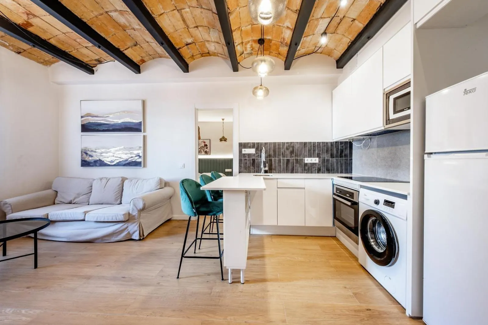 Bebarceloner Eixample Apartments - 4 Bedrooms ile iletişim