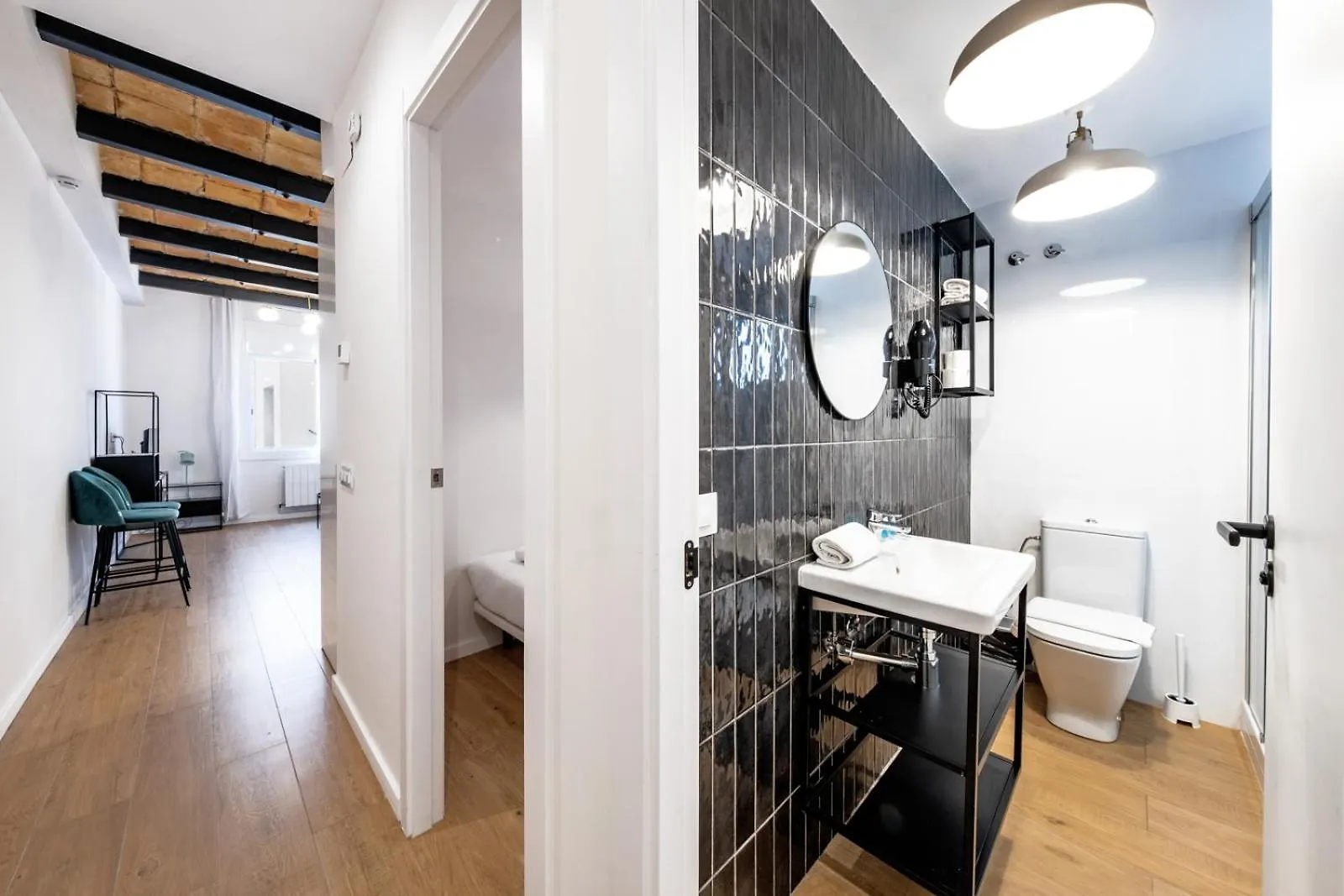 Bebarceloner Eixample Apartments - 4 Bedrooms Barselona