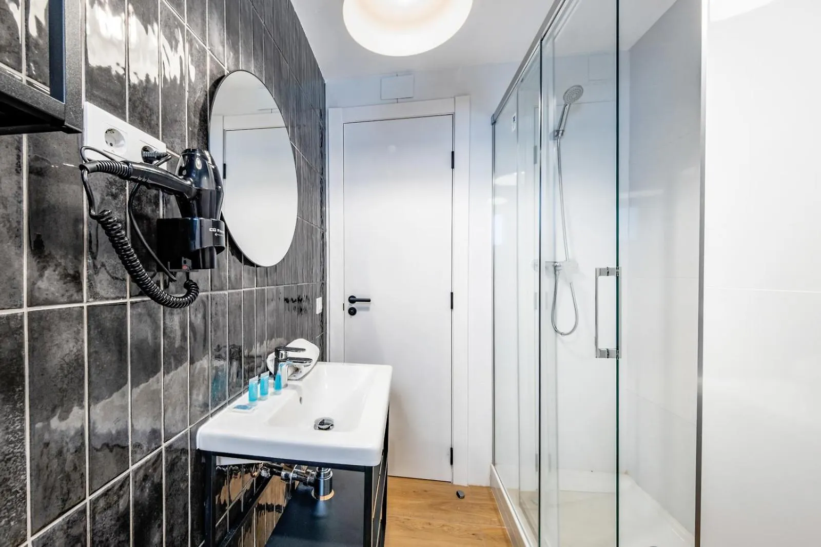 Bebarceloner Eixample Apartments - 4 Bedrooms 0*, Barselona