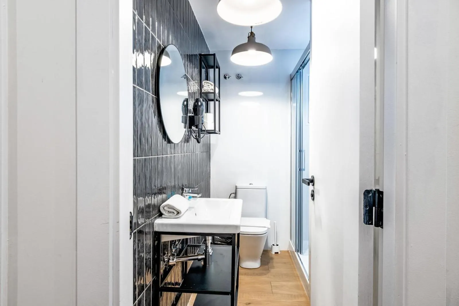 Bebarceloner Eixample Apartments - 4 Bedrooms